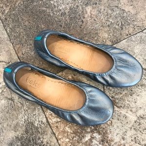 { Tieks Flats } Metalic Pewter